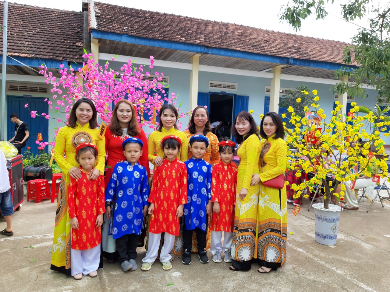 HÌNH ẢNH NGOÀI GIỜ LÊN LỚP VÀ HOẠT ĐỘNG TRẢI NGHIỆM SÁNG TẠO