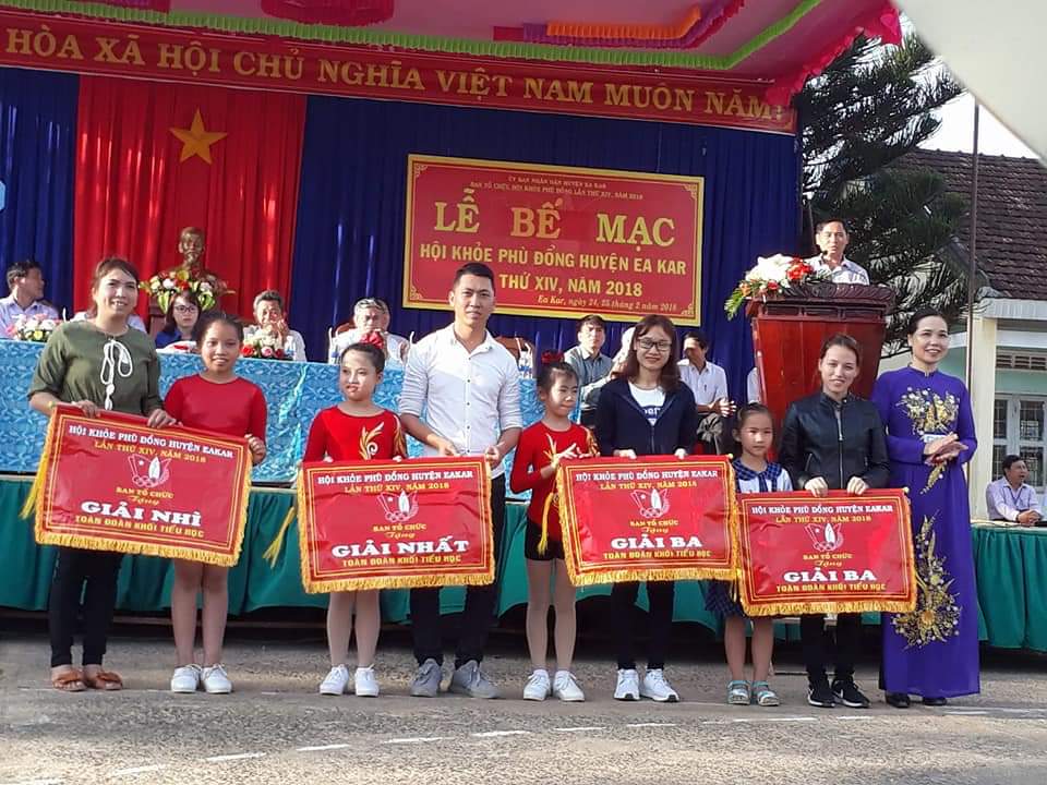 HỘI KHỎE PHÙ ĐỔNG