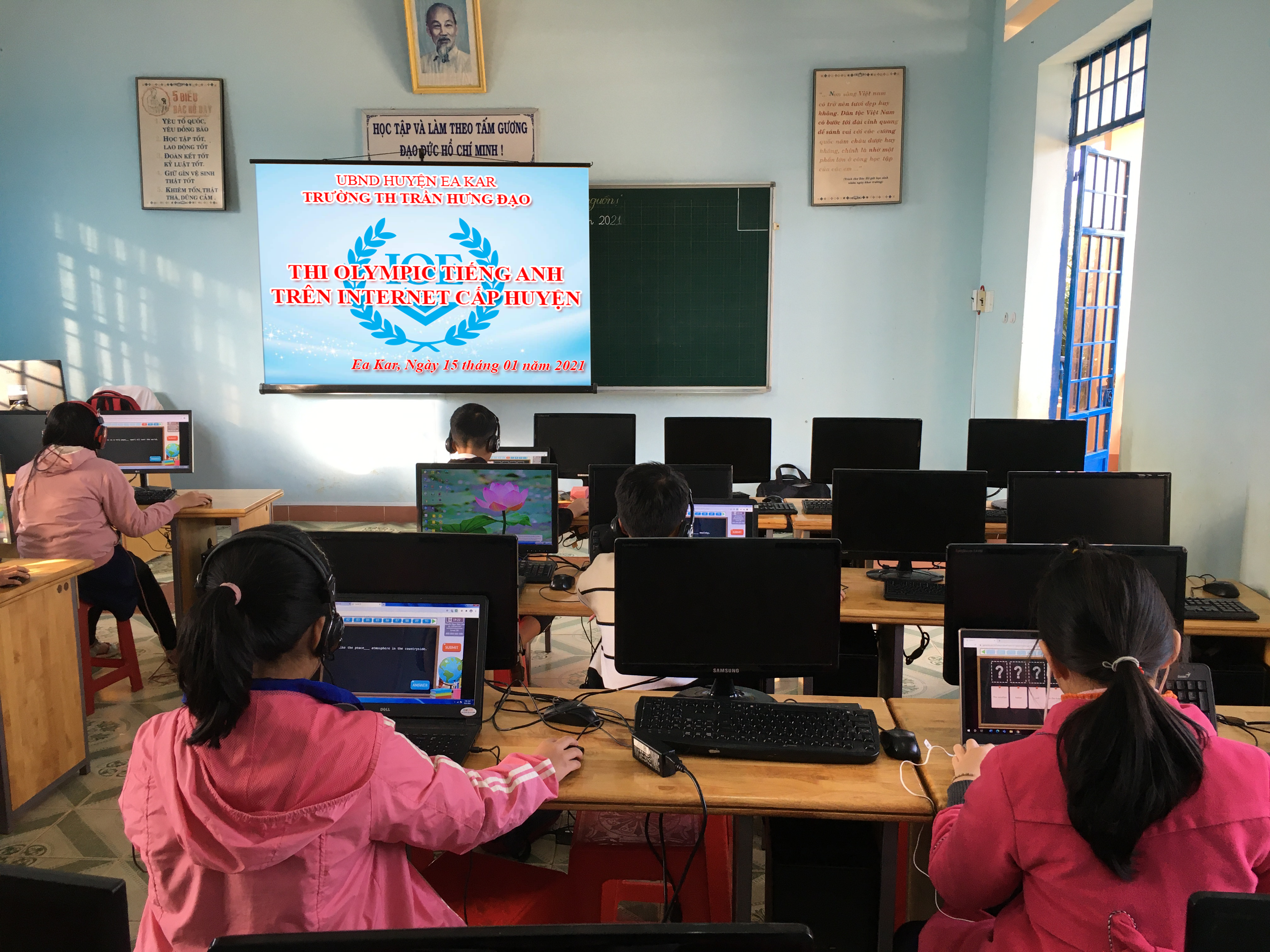 Cuộc thi  Olympic tiếng Anh trên Internet cấp Huyện